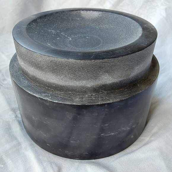Very heavy black granite mortar and pestle set two sided very good used conditio - Picture 4 of 12
